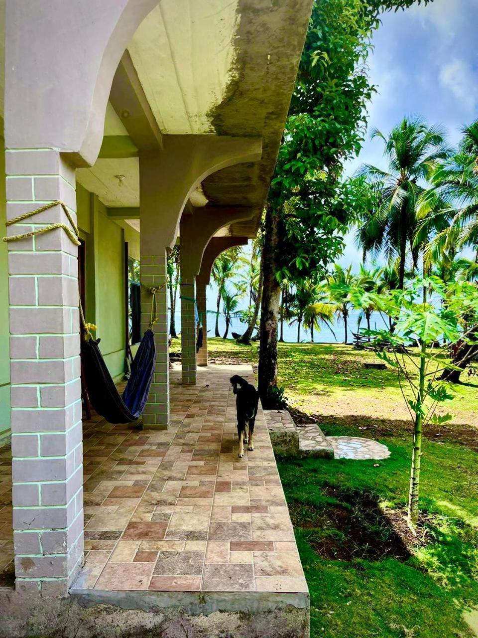 South End Guesthouse Island Escape מראה חיצוני תמונה