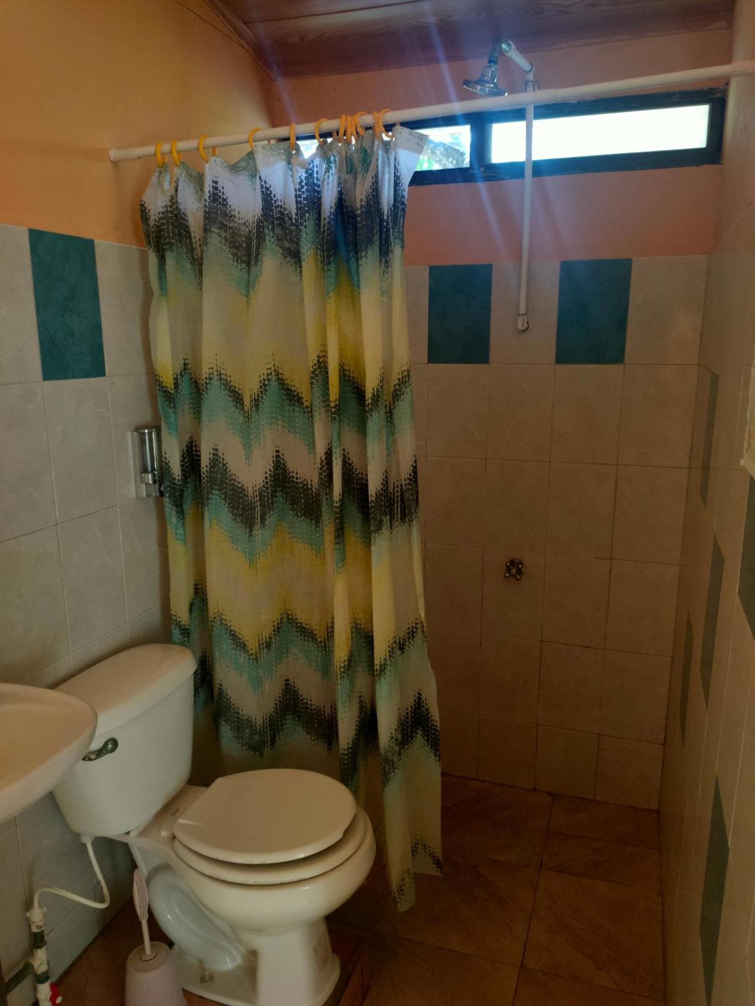 South End Guesthouse Island Escape מראה חיצוני תמונה